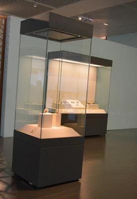 山東博物館展柜定制批發出售 一體化設計與上門安裝服務解析